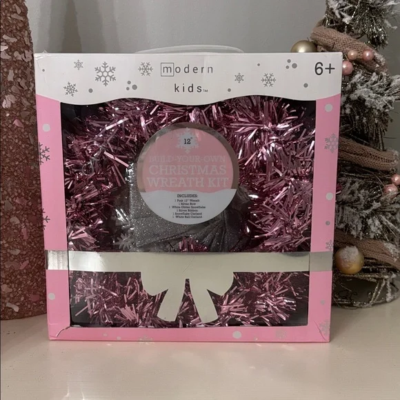 Xmas Wreath Kit for Sadie + Pampers Swaddlers 360 Diapers for Kade @sweetthangtn - Picture 1 of 4